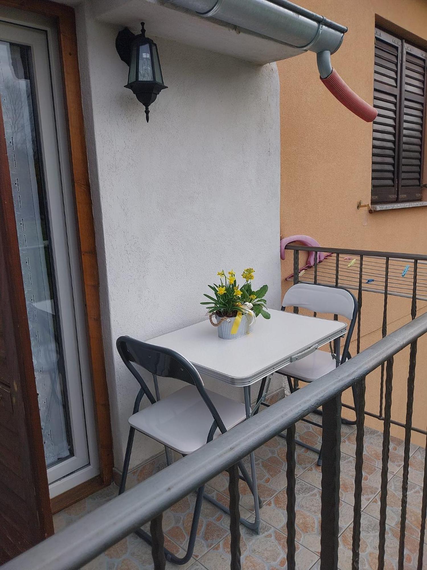 Antonia & Arian Apartment Roč Екстериор снимка