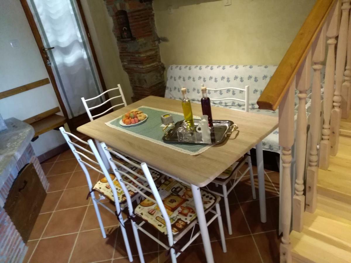 Antonia & Arian Apartment Roč Екстериор снимка